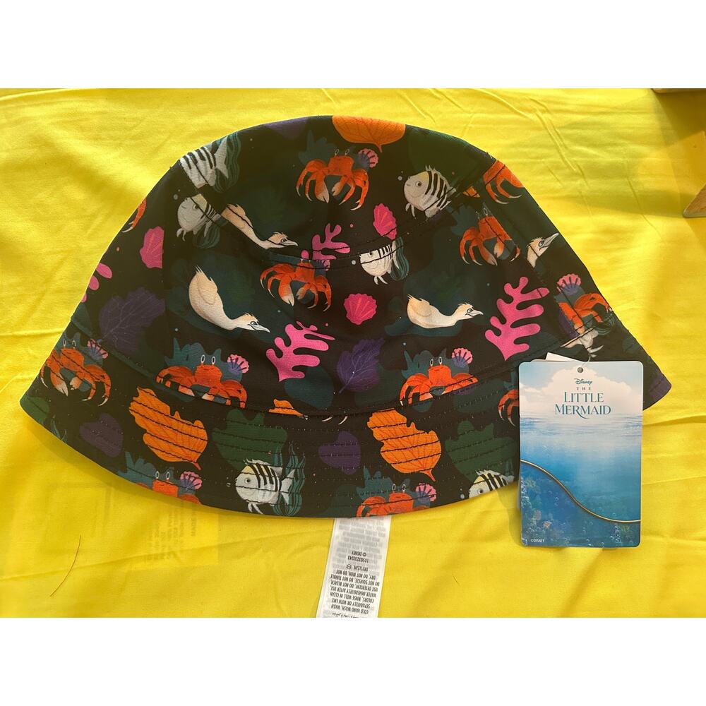 NWT Disney Parks Little Mermaid Princess Ariel Reversible Black White Bucket Hat